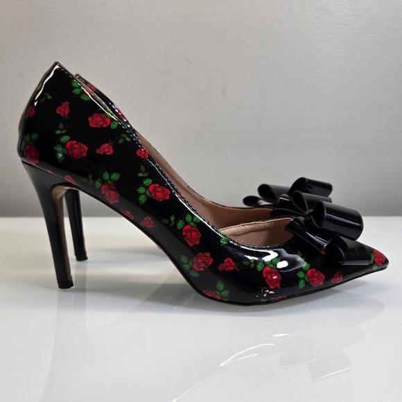 Betsey Johnson Heel Pump Shoe Size 9 D'Orsay Black Vegan Patent Leather Bow Rose - Picture 1 of 11
